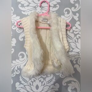 10/$25 โข Koala Baby Knit Faux Fur Trim Vestโ